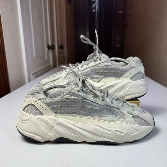 Yeezy Boost 700 Baskets Adidas Yeezy 700 Femme Beige Adidas Yeezy Boost 700 V2 Static Sz Yeezy Boost 700 Baskets Adidas Yeezy 700 Femme Beige Adidas Yeezy Boost 700 V2 Static Sz